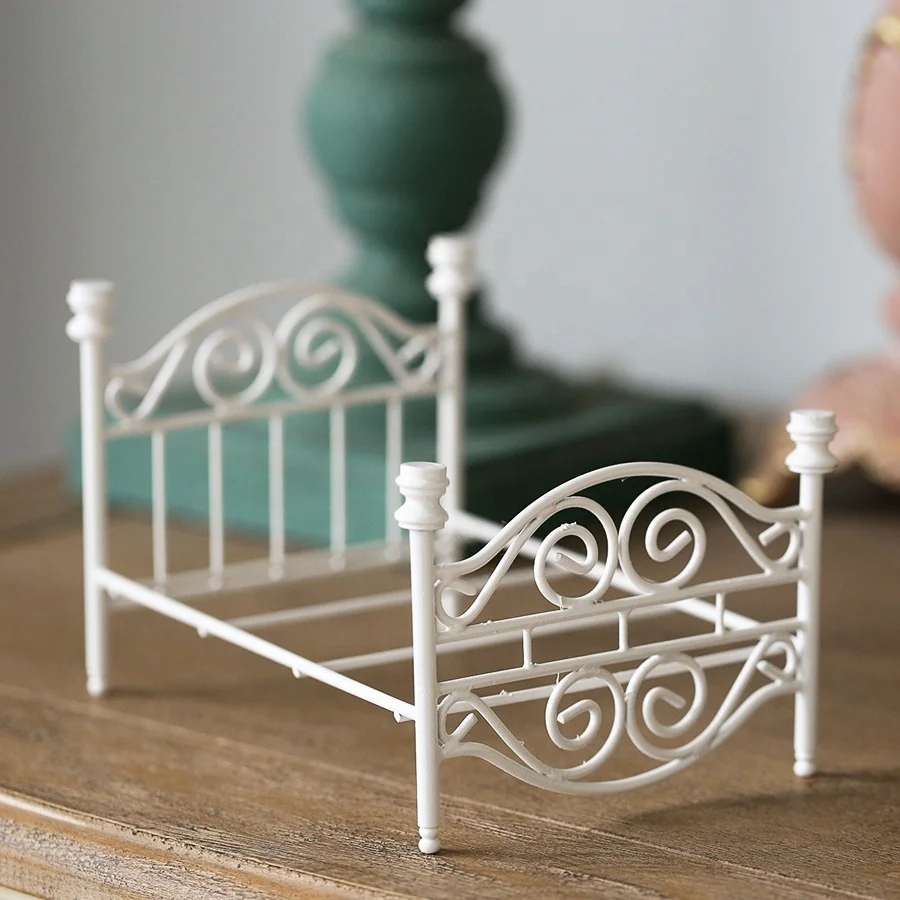 Cute creative simulation doll house furniture home decoration miniature accessories decoration Mini iron princess bed