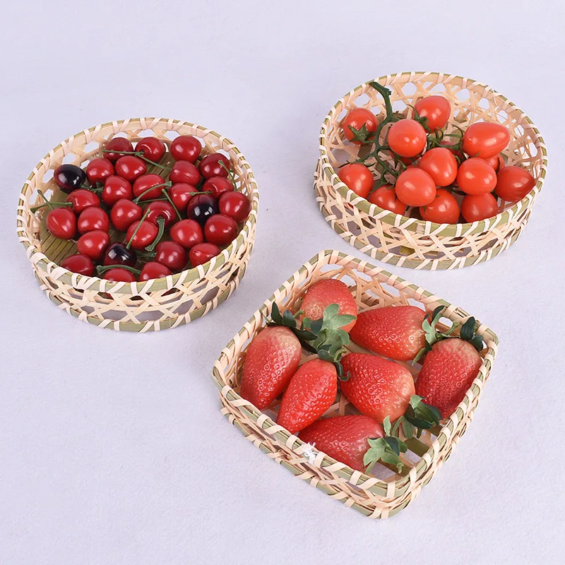 
2021 Hot saleHandmade Natural Round Bamboo Weaving Fruit / Bread / Vegetable Basket For Storage 