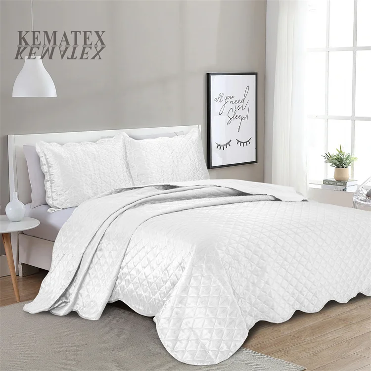 Custom Luxury Smooth Feeling Bedding Set Satin Geometry Hotel thin Quilt with pillowcase