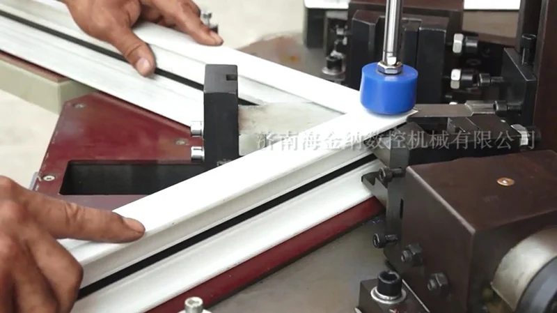 Aluminum curtain wall window corner crimping automatic hydraulic aluminum workshop machinery