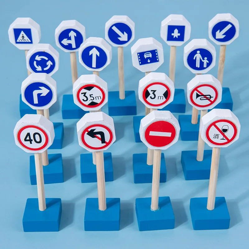 New Arrival 33 PCS Wooden Street Traffic Signs Parking Toys Set For Children Montessori Security Cognitive Educational Toy
