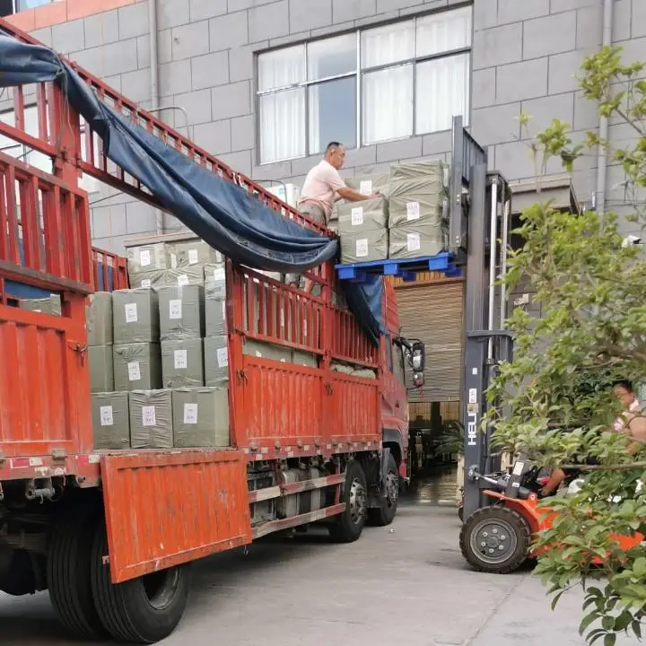  Заводская цена Лидер продаж на Amazon Высококачественный новый дизайн блеска для губ со стразами контейнер с