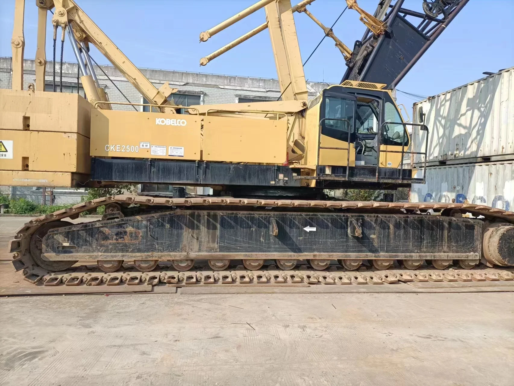 Второй ручной гусеничный кран Kobelco CKE2500 250 тонн