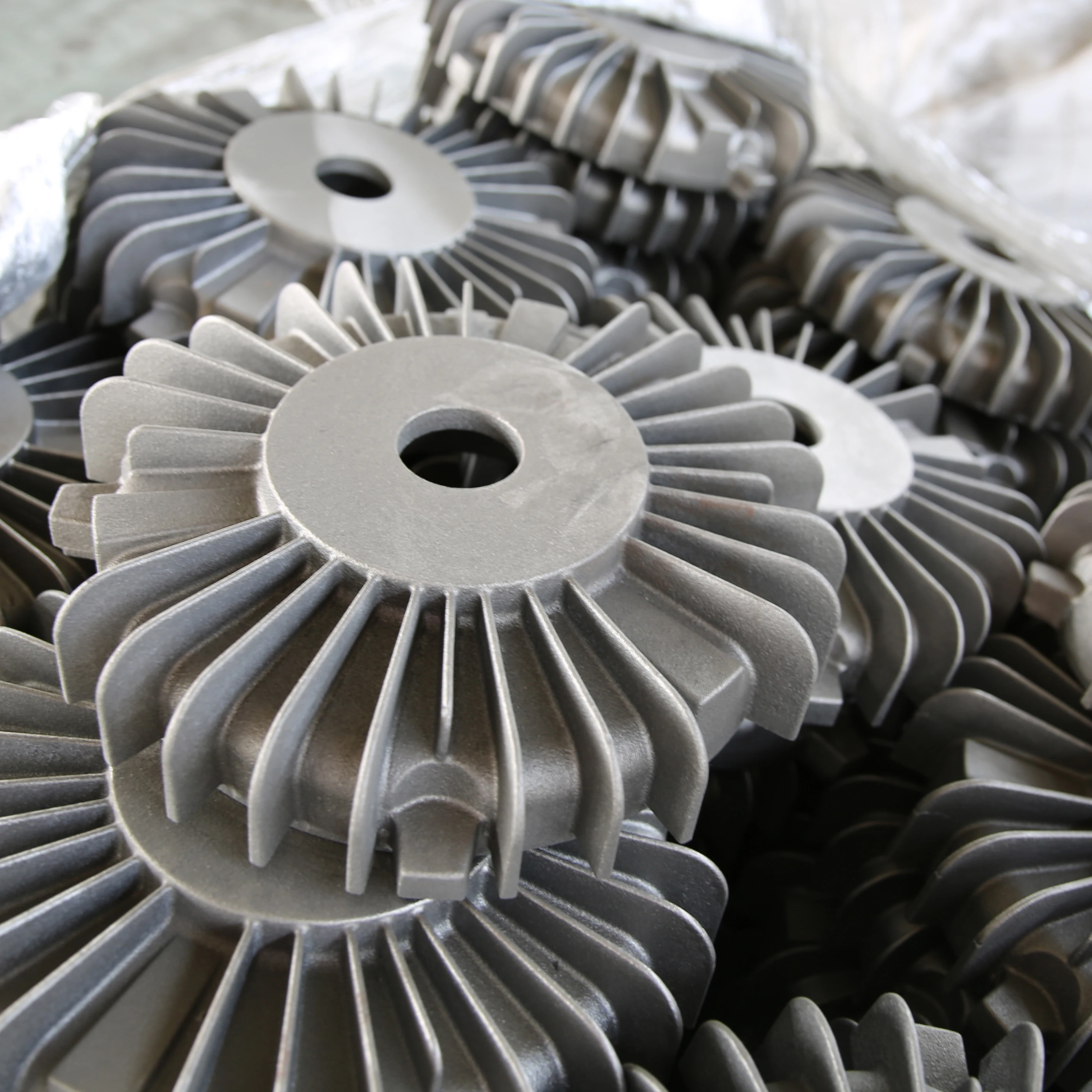 SPT customized sand casting factory price Forged steel cast steel cast iron bevel teeth plate Gear Wheels And Racks