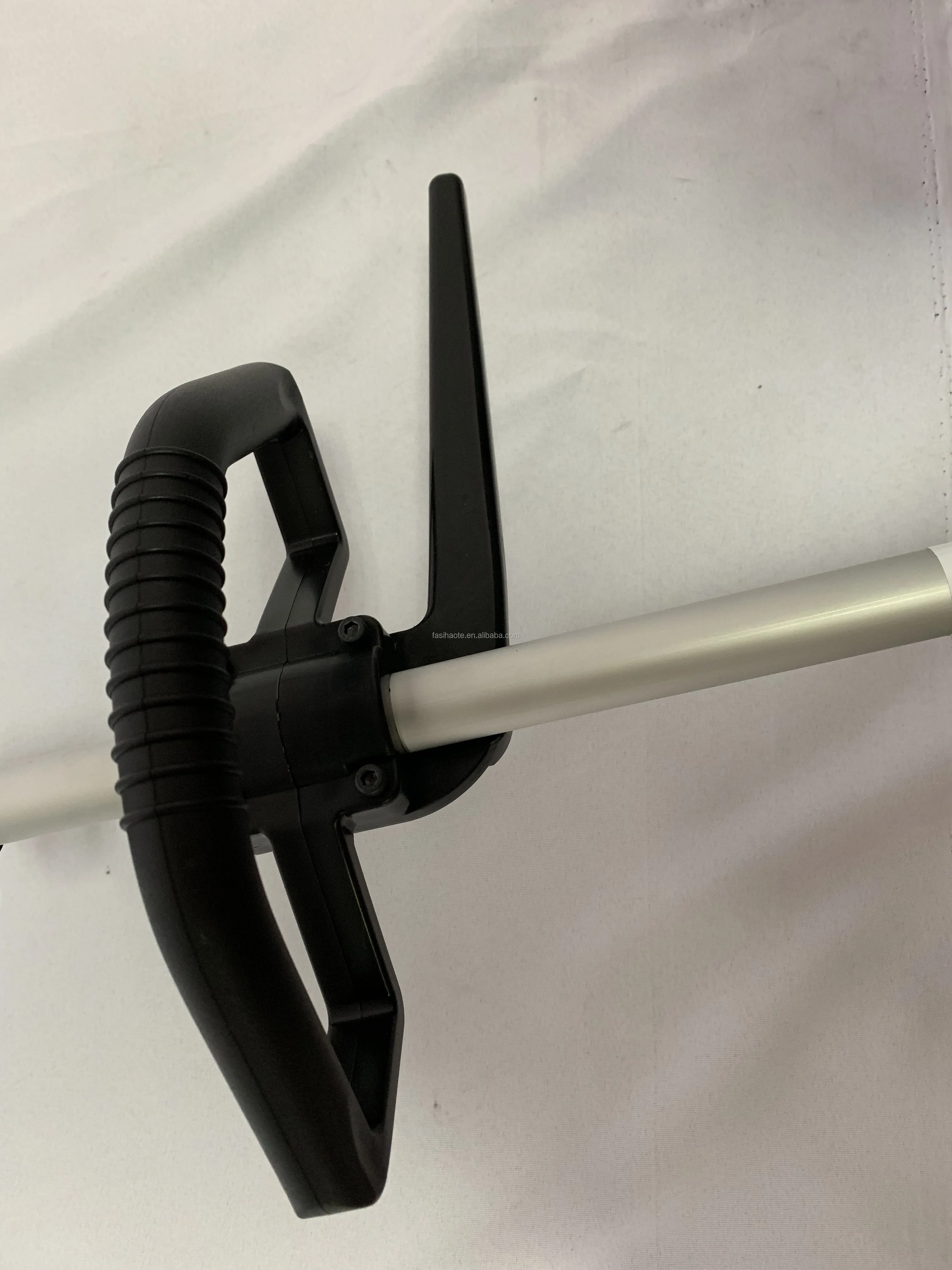 BC2602D 2 stroke automatic hand push oil brush cutter supplier