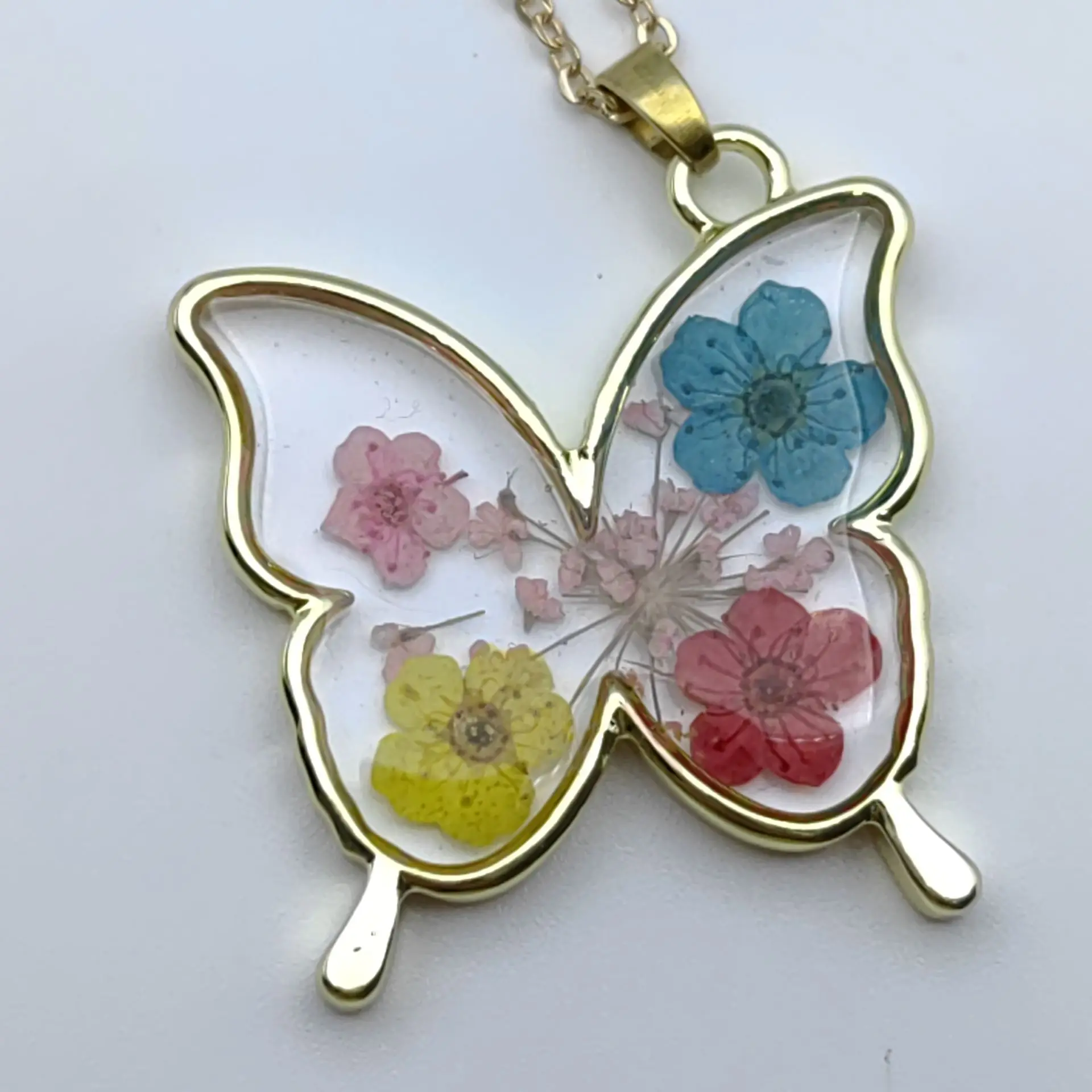 Hot-selling Simple Dried Flower Geometry Butterfly Heart Cross Shaped Pendant Necklace