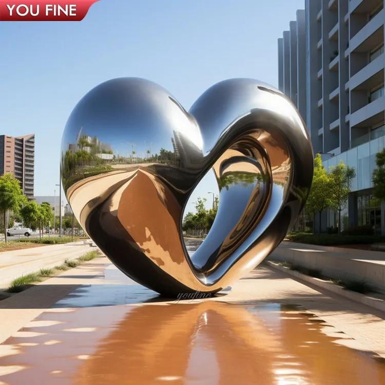 High Polished Outdoor Mirror Stainless Steel Statue Heart Hands