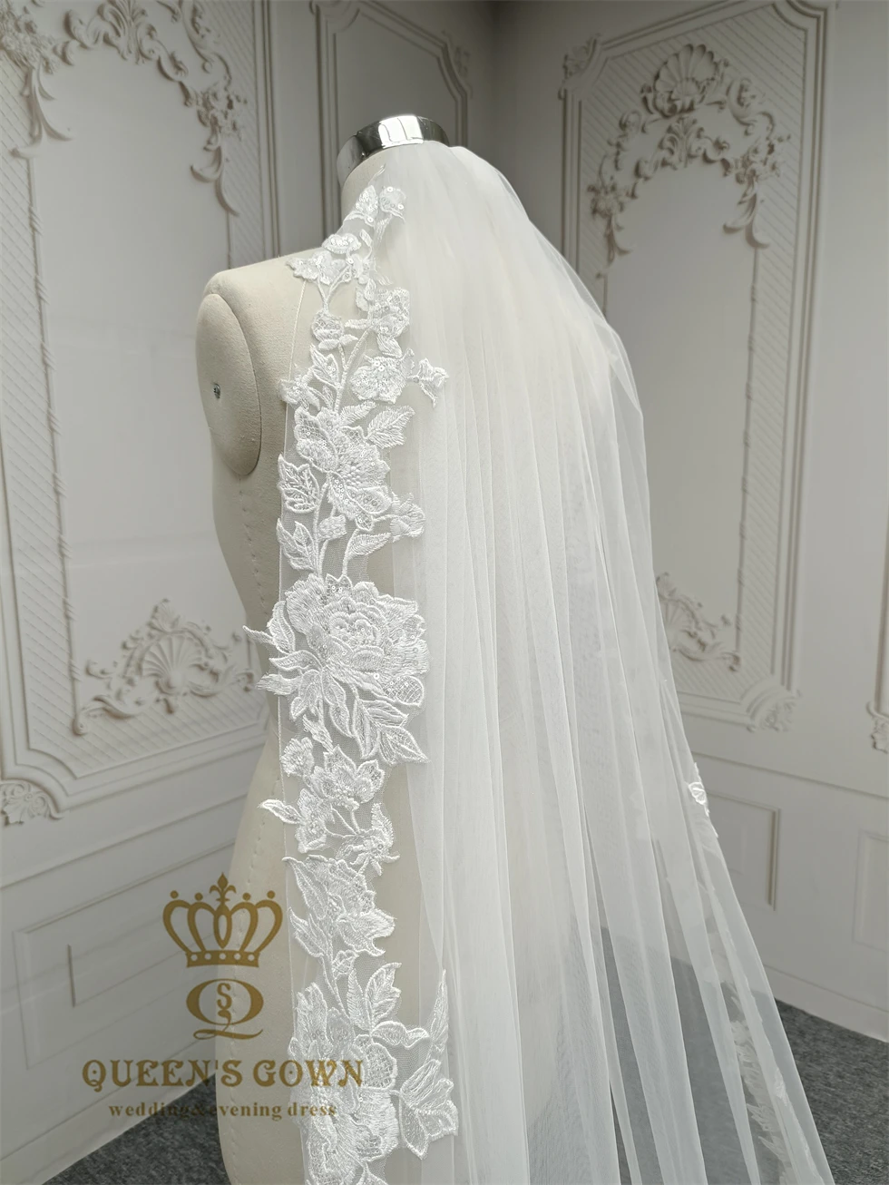 QUEENS GOWN New elegant embroidery lace trim wedding veil 3m long singler layer fancy sequin lace bridal veil with comb