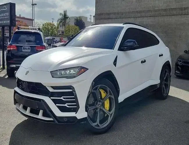 Белый очень аккуратный 2019-2023 LAMBORGHINI URUS 641HP V8 автомобиль RHD/LHD от двери до