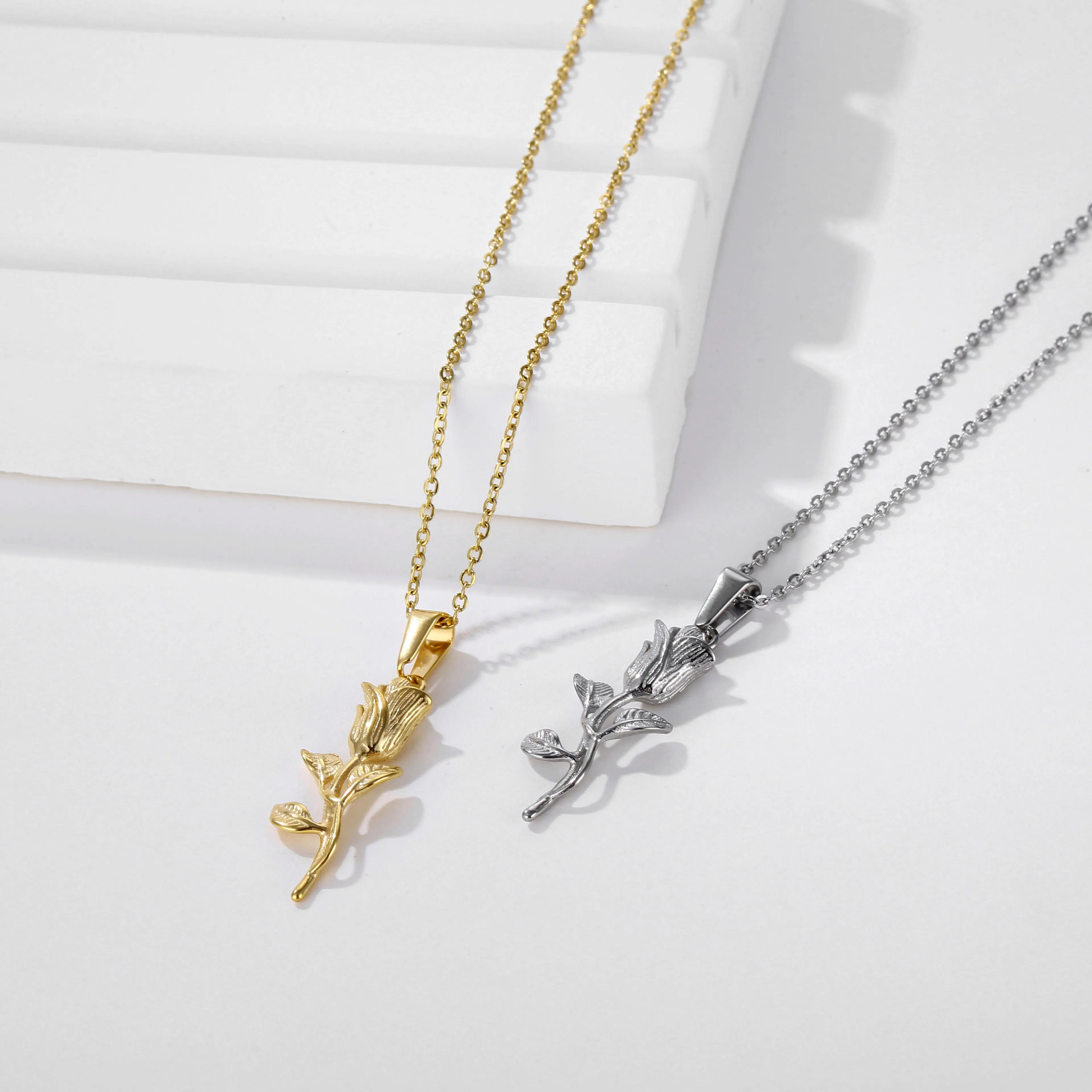 Non Tarnish Waterproof Jewelry Men Necklace 18K Gold Plated Stainless Steel Half Metal Charms Saint Christopher Pendant Necklace