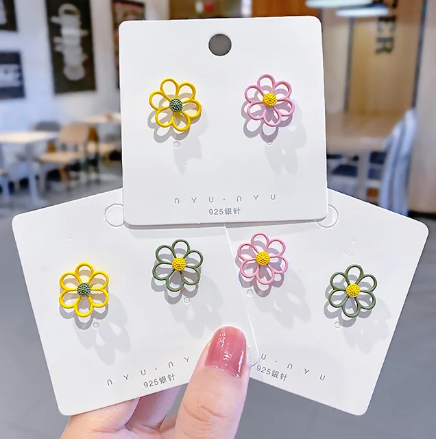 Korean Cute Hot Small Daisy Flower Earrings 925 Sterling Silver Earrings Fashion Jewelry 2021 Earrings