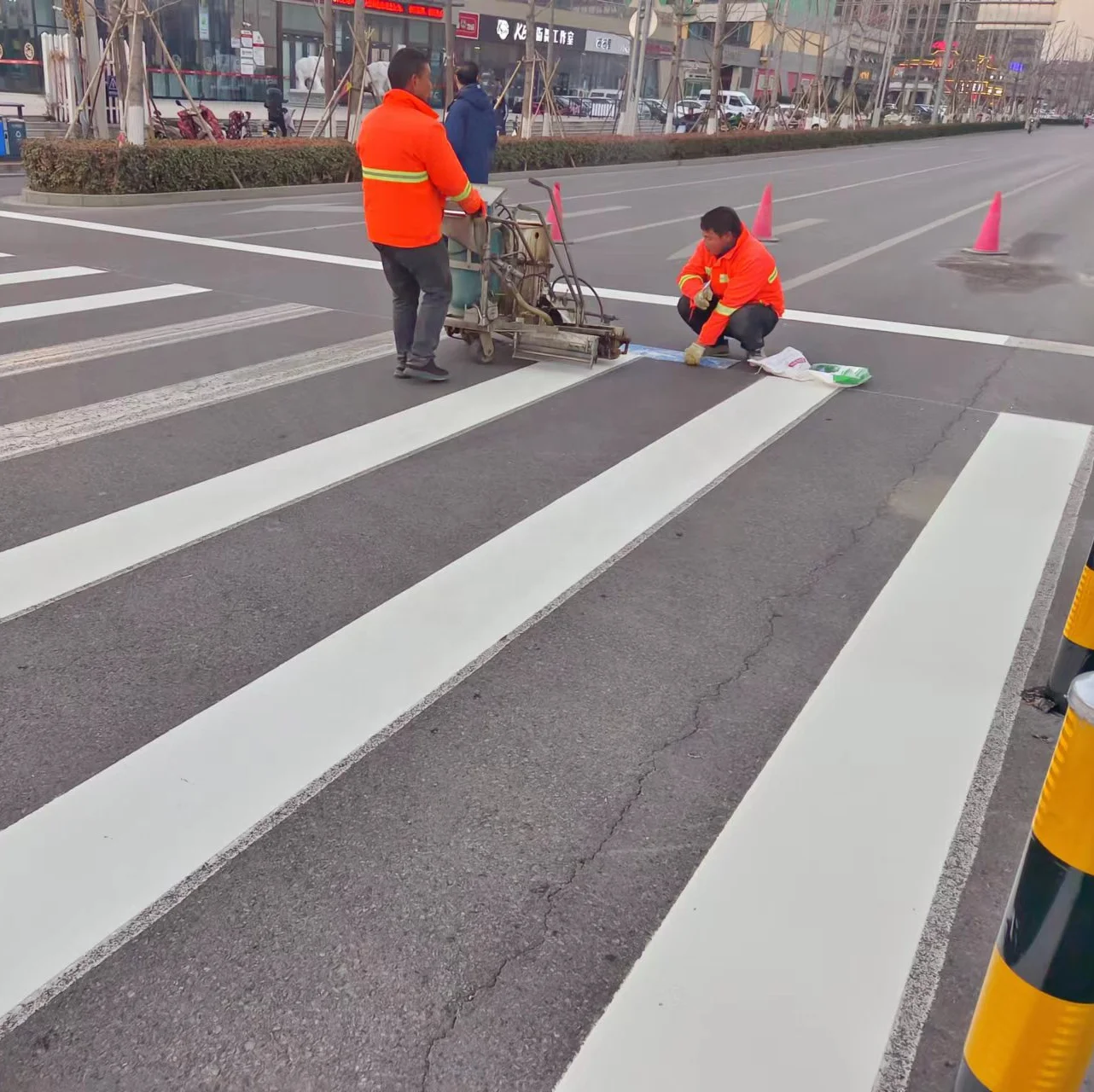 Hot Sale Traffic White And Yellow Reflective Road Paint Pavement Thermoplastic Line Marking Paint