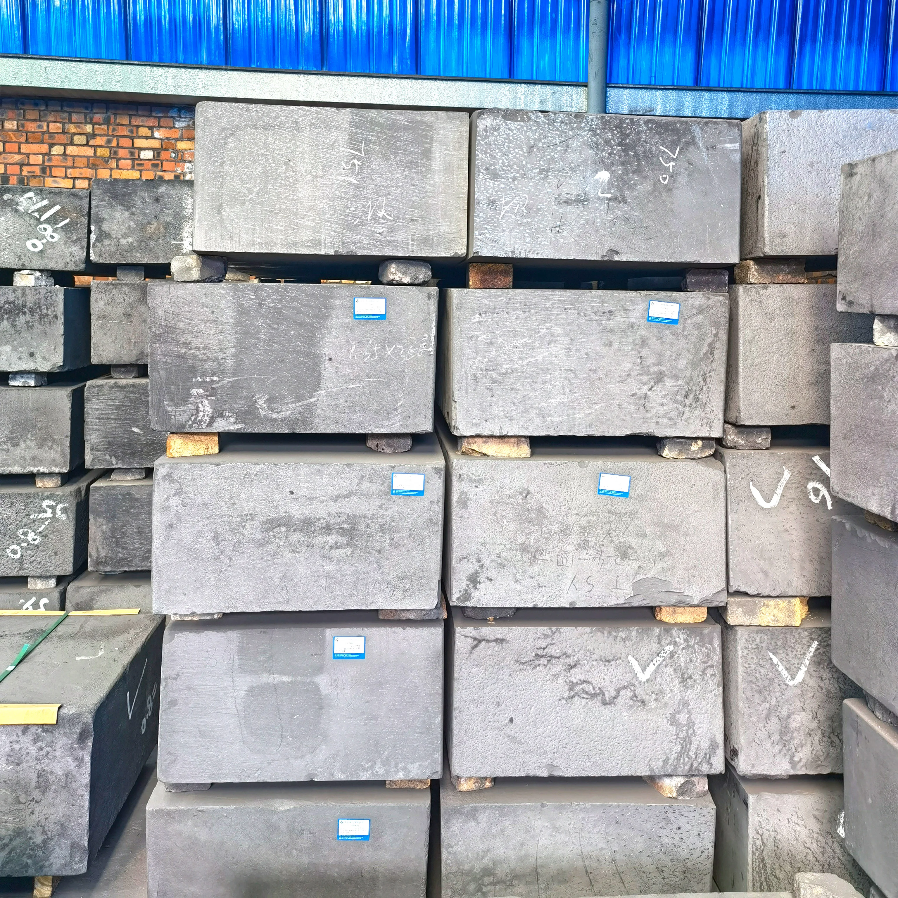 2000*700*300 mm High Density Big Size Isostatic Graphite Block