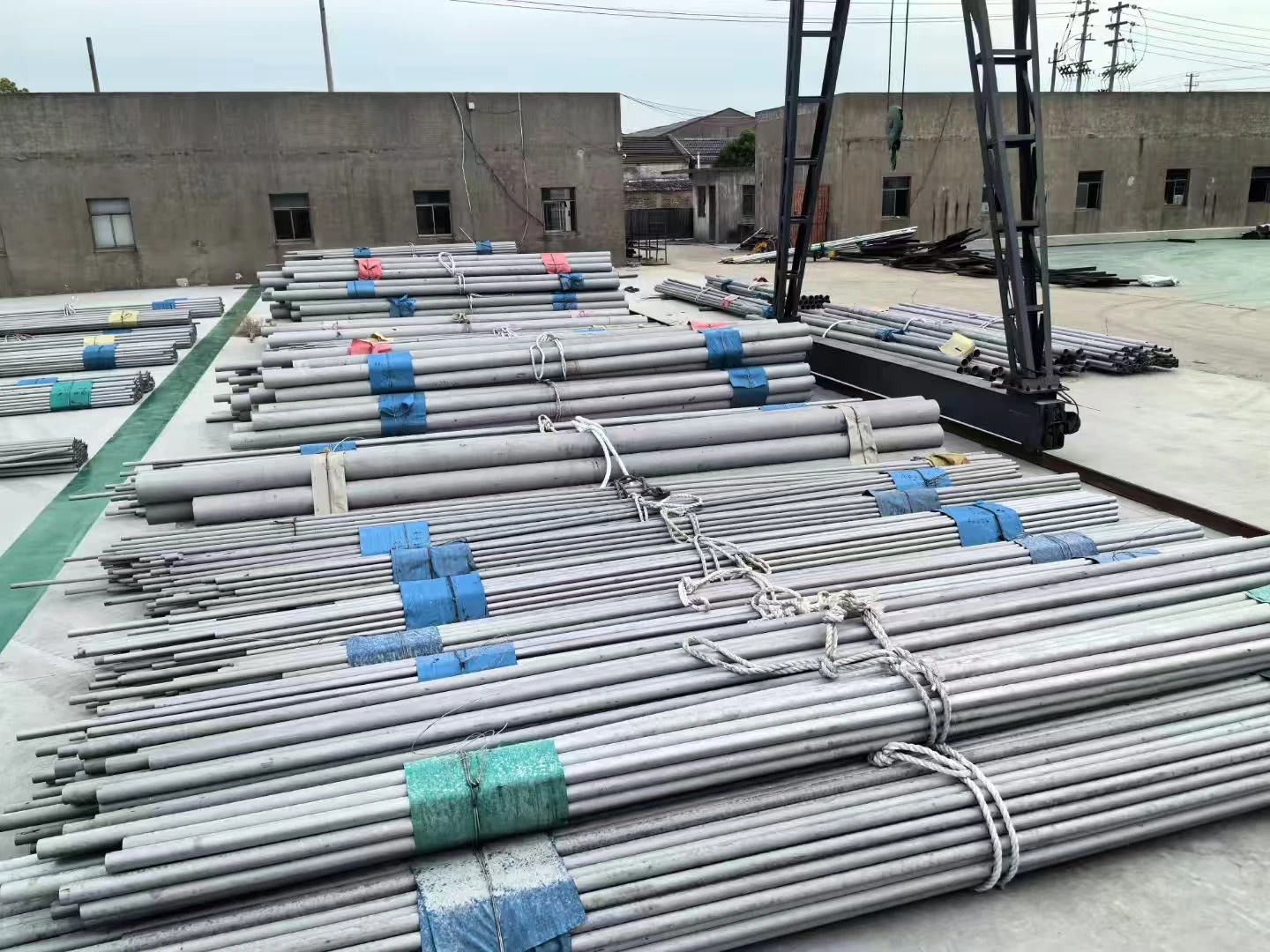 Nice Price 304 316 Stainless Steel Tube Round Tube for High Pressure Boiler Seamless Stainless Steel Pipe