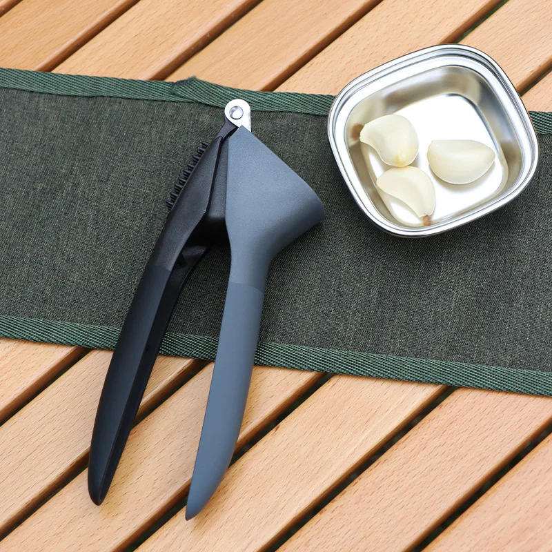 Garlic Press, Stainless Steel Garlic Mincer with Ergonomic Grip Handle, professional garlic squeezer for Camping