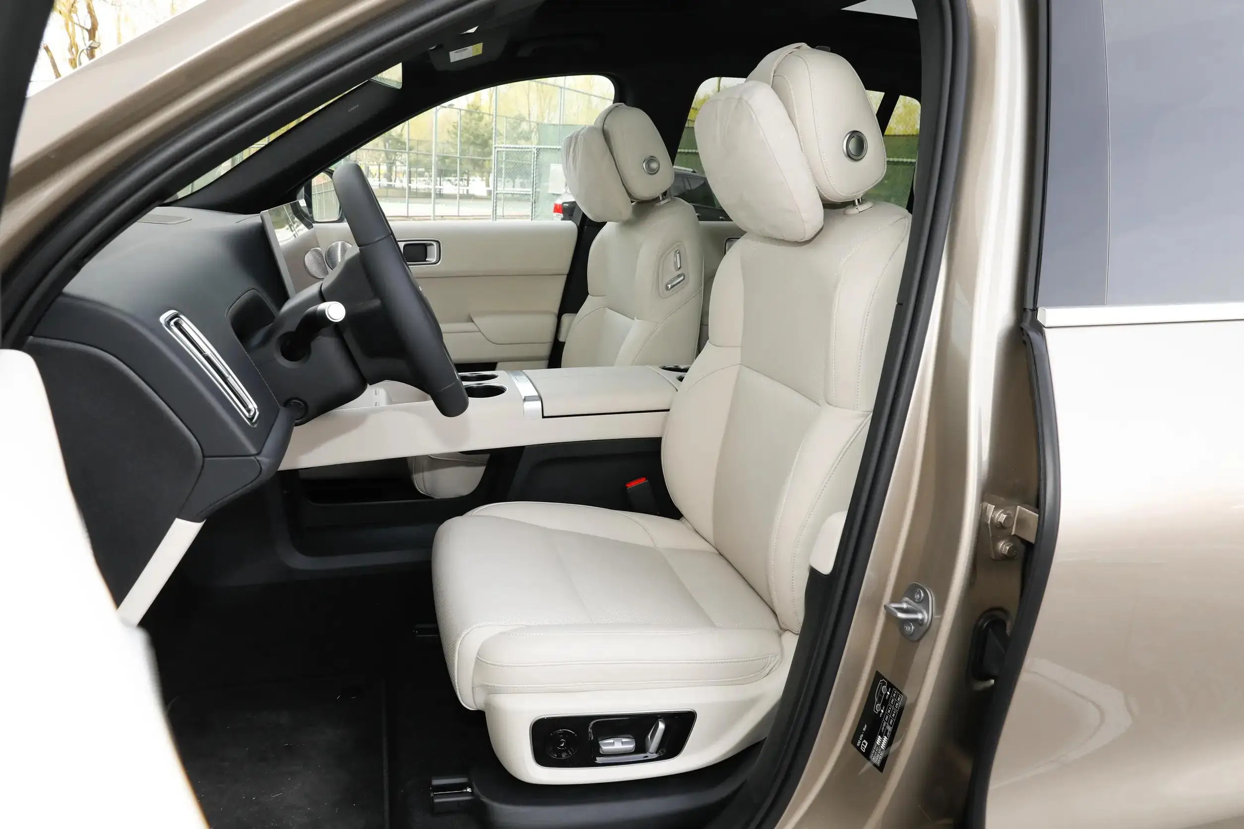Huanyu auto 2023 Lixiang L7 Li L8 L9 4X4 4 Wheel Drive Hybrid SUV For Export Russia
