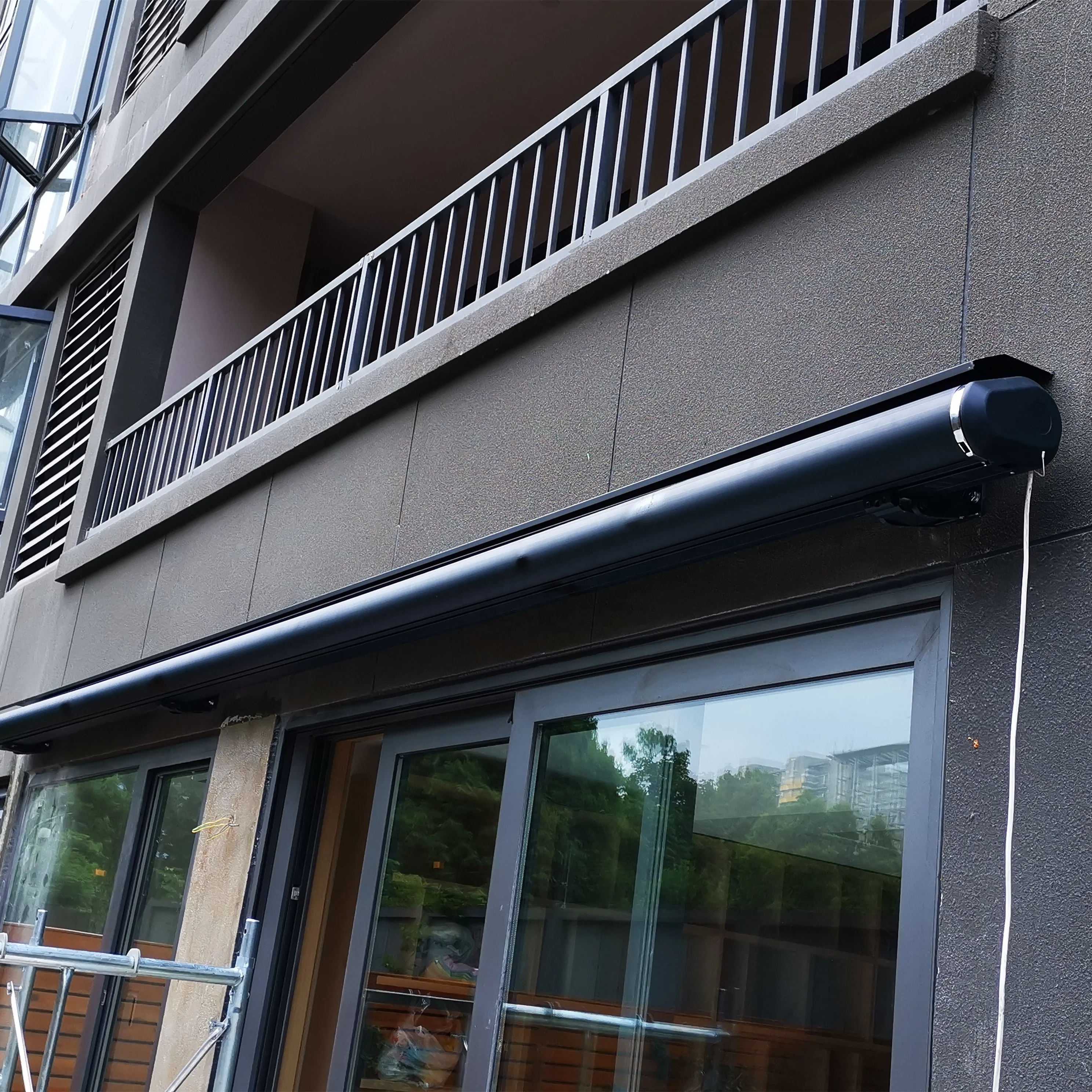 Aluminum Frame Chain Arm Electric Full Cassette Door Awning Canopy Motorized Awning Retractable Arm Awnings