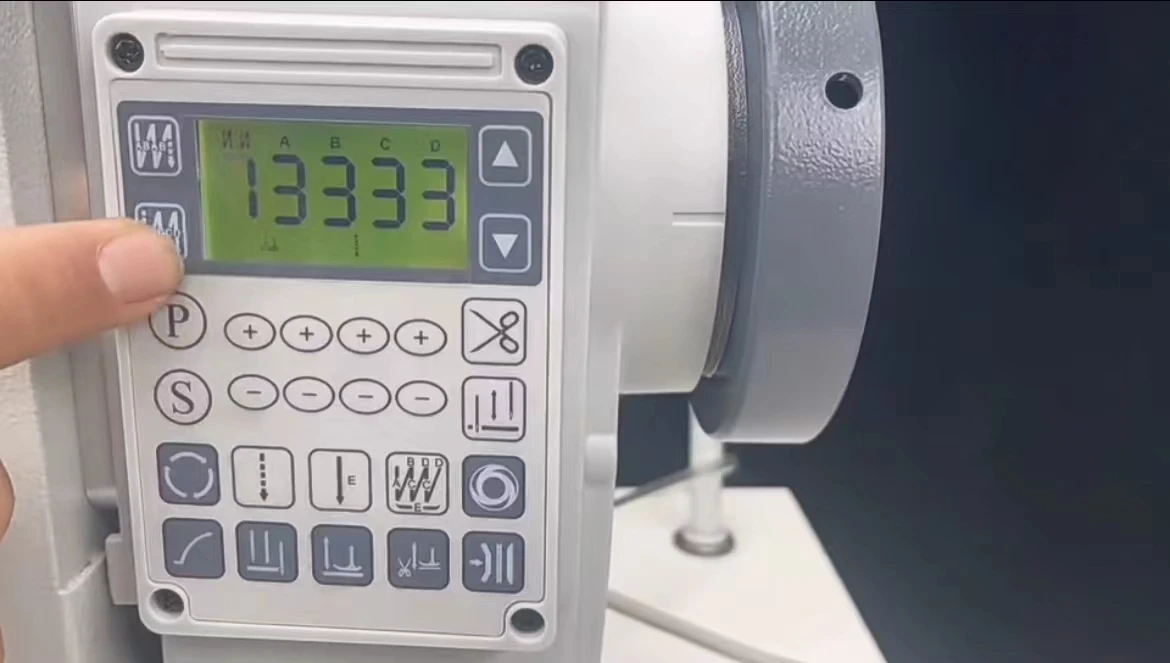 LONG ARM ONE OR TWO NEEDLE COMPOUND FEED LOCK STITCH SEWING MACHINE