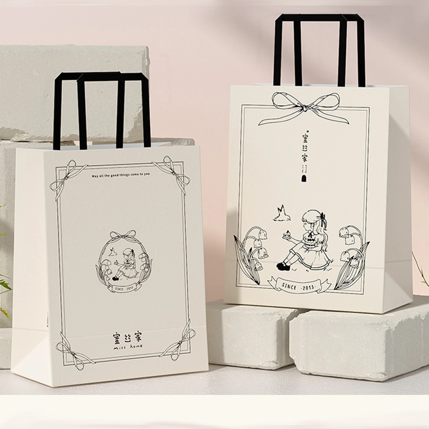 Made in China Custom Wholesale Cute Cartoon Senior Children Gift Bag Kraft Paper Tote Packaging Bags
