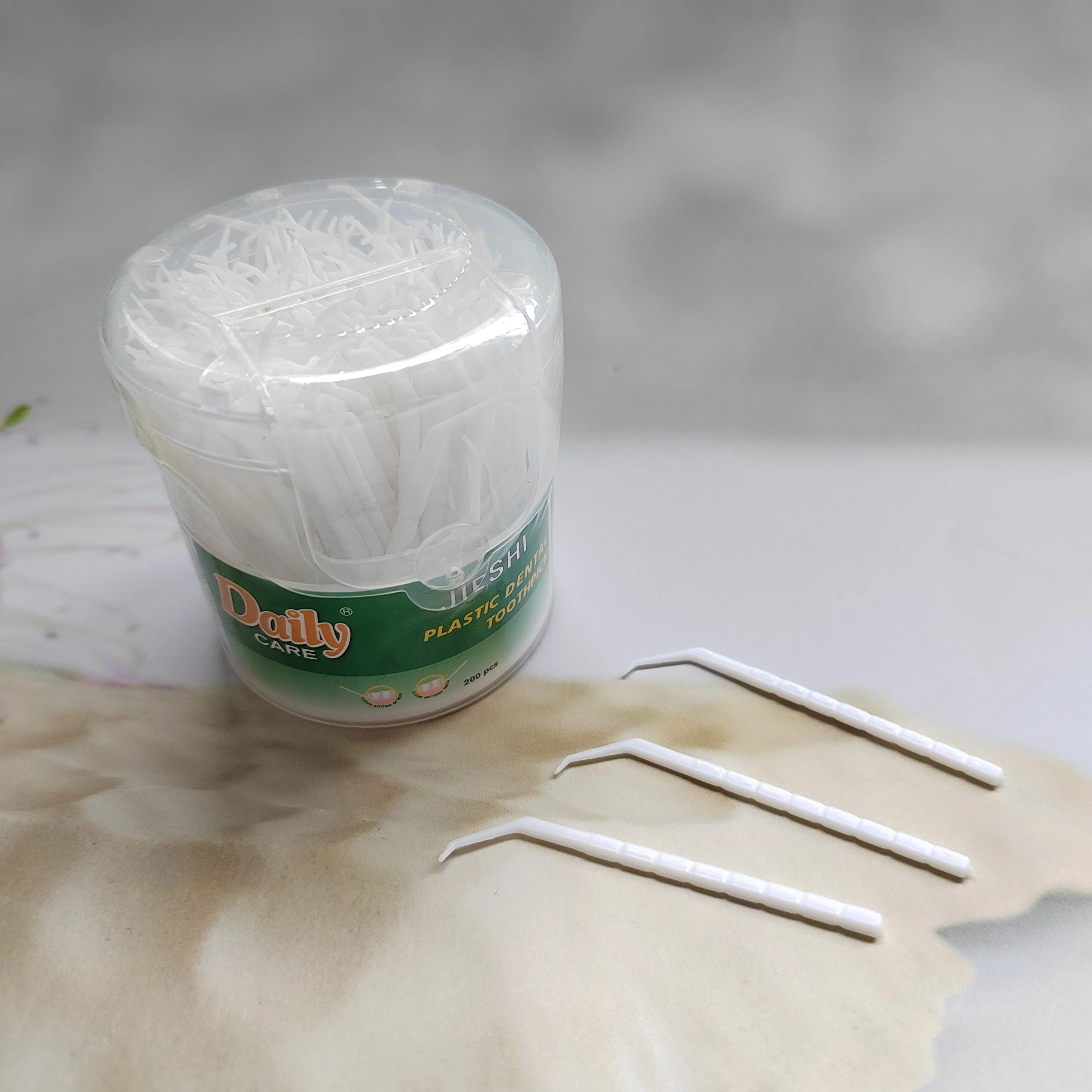 Portable Plastic Curved Hook Toothpicks Multi-Purpose Oral Hygiene Products  for Cleaning Teeth