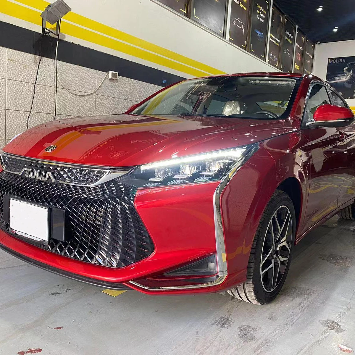 Заводская цена 2023 новая модель DongFeng YIXUAN седан автомобиль на 5 сидений в автоматической коробке передач