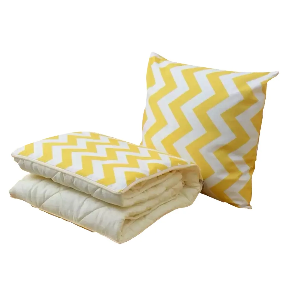 Wholesale 100% Polyester Spring and Autumn Folding Car Interior Pillow Blanket Pillow Quilt Dual Use