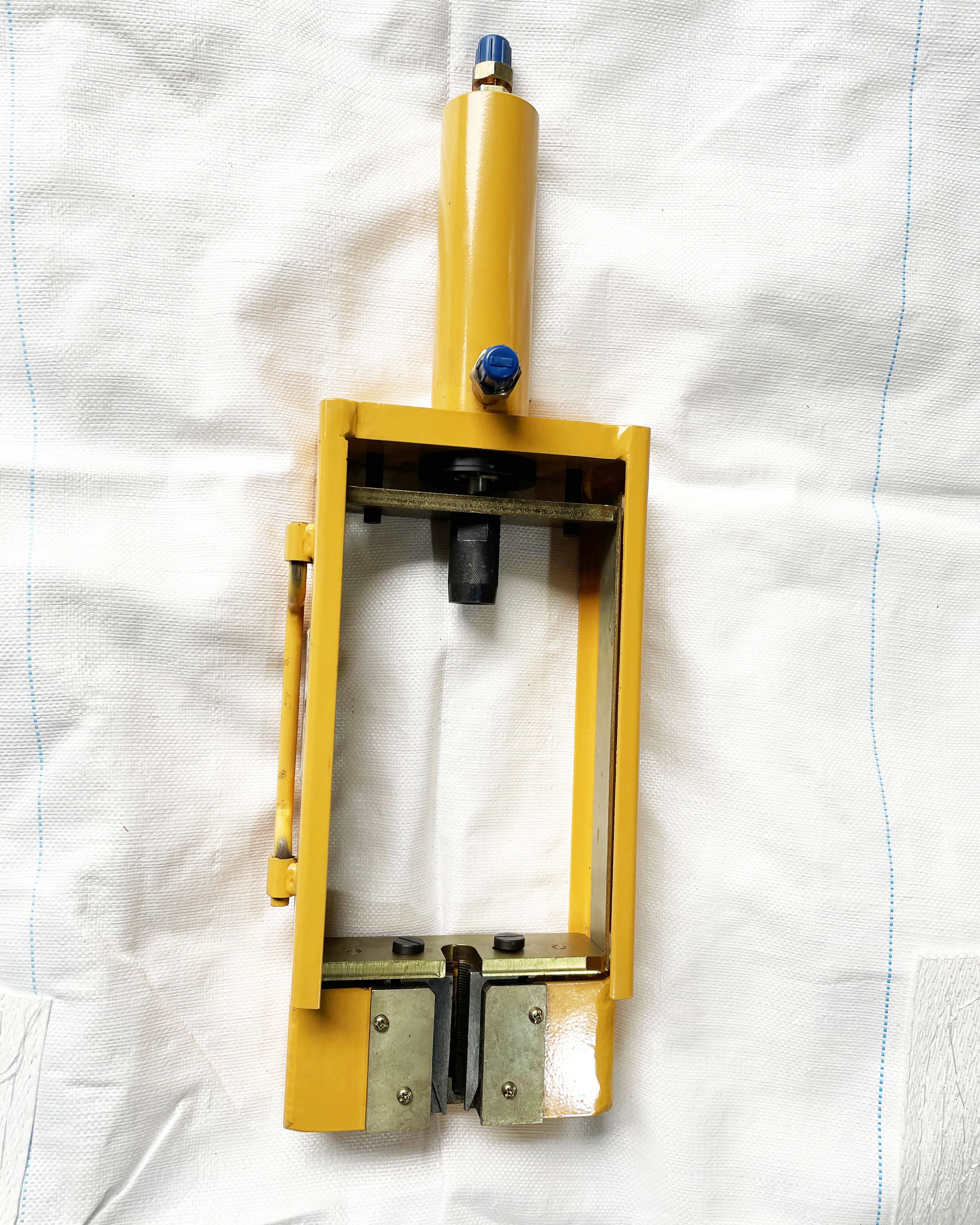 China supplier bulb embossing machine building material post tension work 12.7mm 15.2mm steel strand