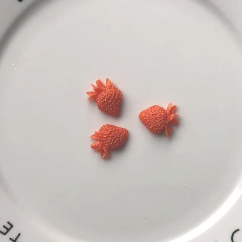 Saffron Strawberry cake fondant silicone mold Chinese Manufacture factory price strawberry silicone beads maker