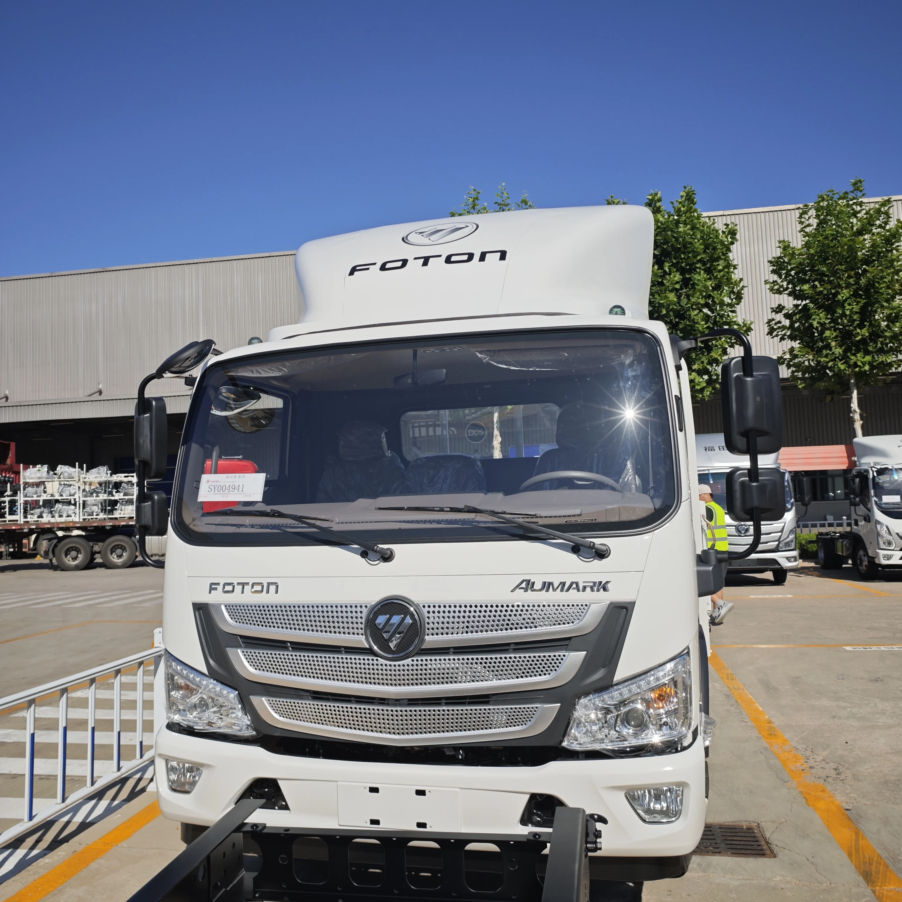Brand New Cargo Truck 4X4 4X2 Driving Foton Aumark Box Truck  2 Ton 3 Ton 5 Ton Light Cargo Truck