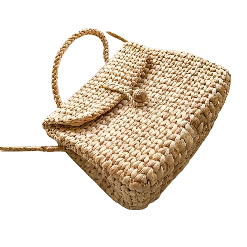 women straw bag