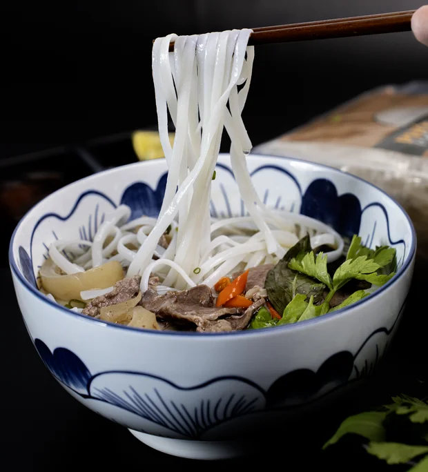 Free Sample Vietnam Factory Dry Fresh Rice Noodles on Sale Instant Rice Noodle  Hot Product OEM Service