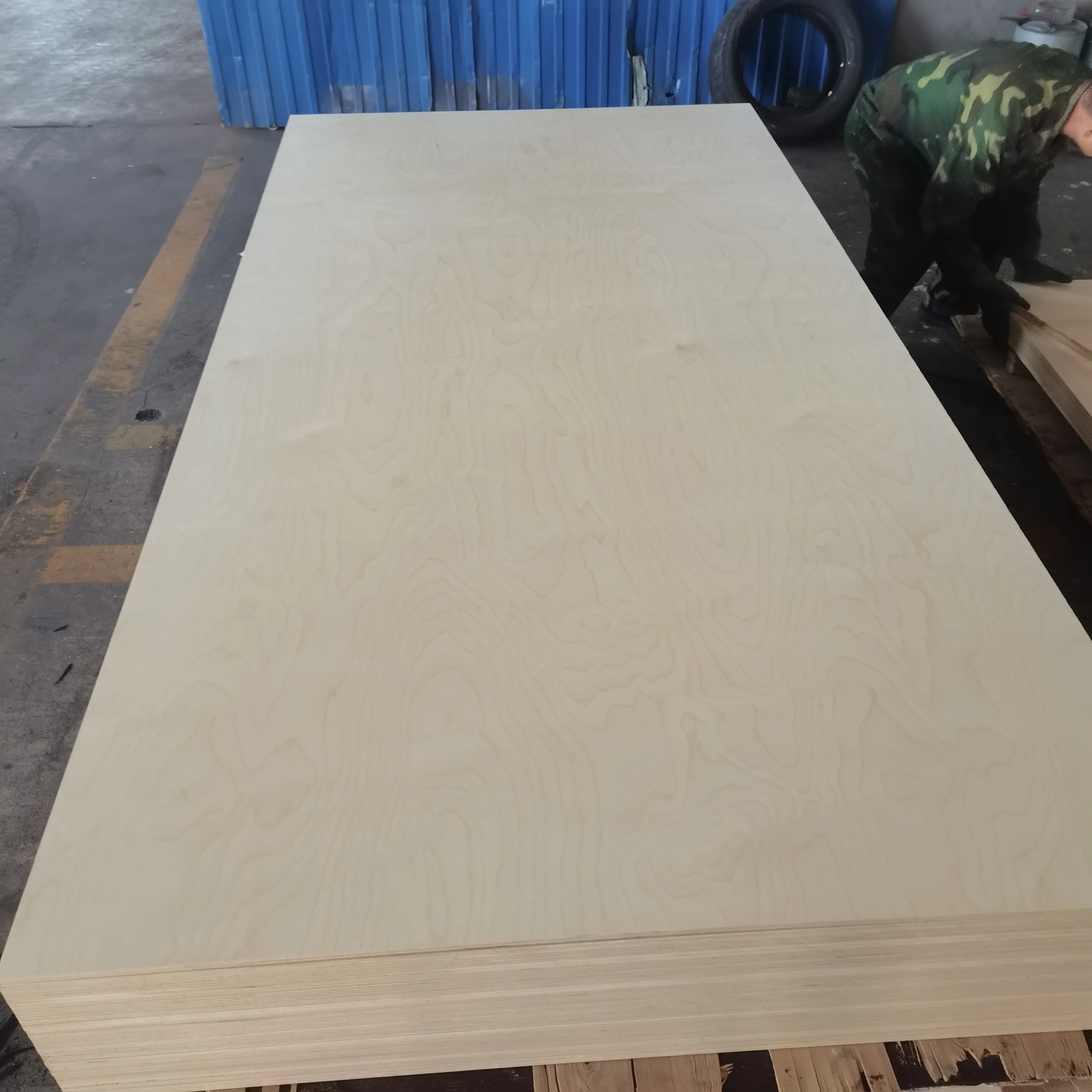 4x8ft 18mm furniture grade phenolic E0 glue marine grade full birch plywood sheet for furniture