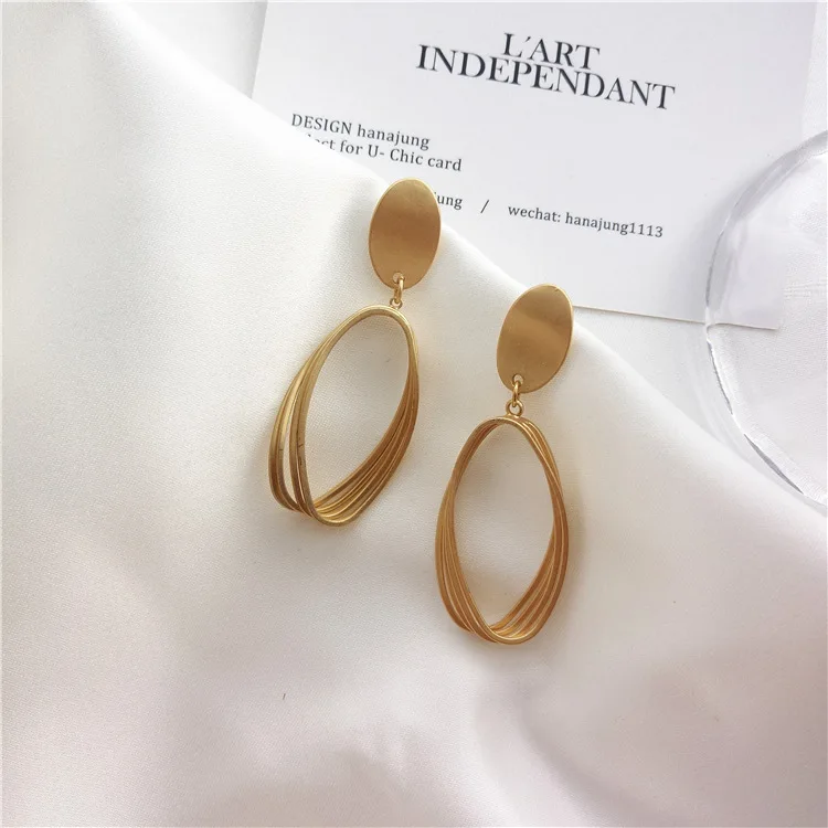 Корейский стиль 2020 Оптовая Продажа Модные индивидуальные матовые золотые геометрические серьги-клипсы