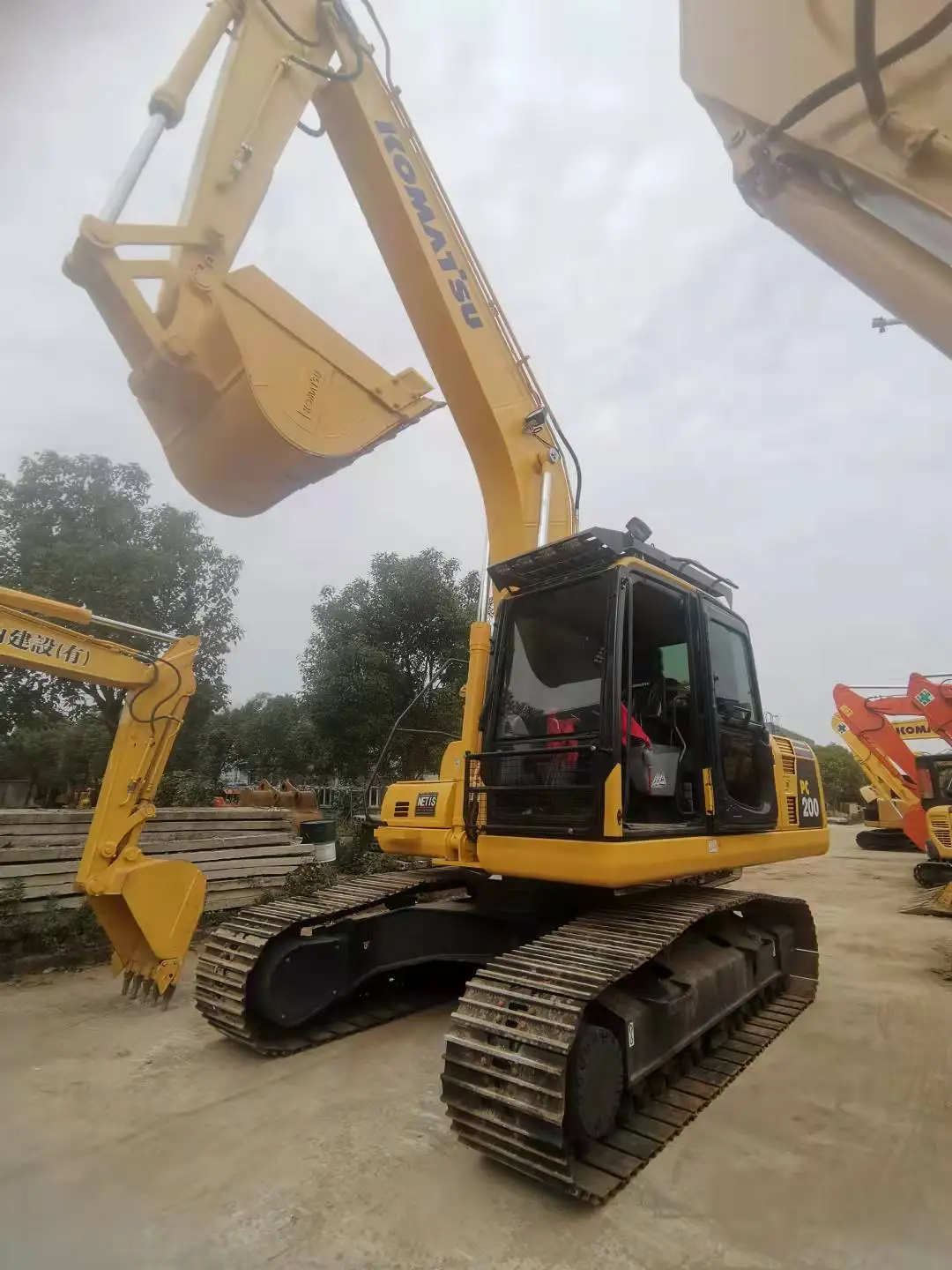 Б/у гидравлический экскаватор komatsu pc200 20 тонн оригинальные японские экскаваторы