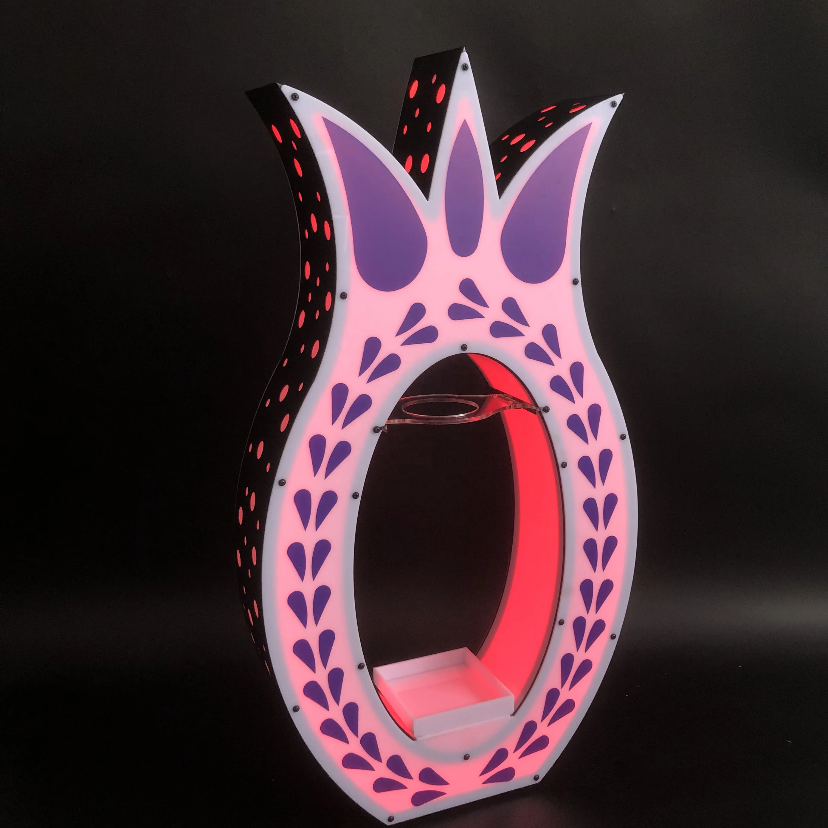 Custom Glorifier Display VIP Tequila Bottle Holder Service Carrier  LED Bottle Presenter For Night Club Party Lounge Bar Pub