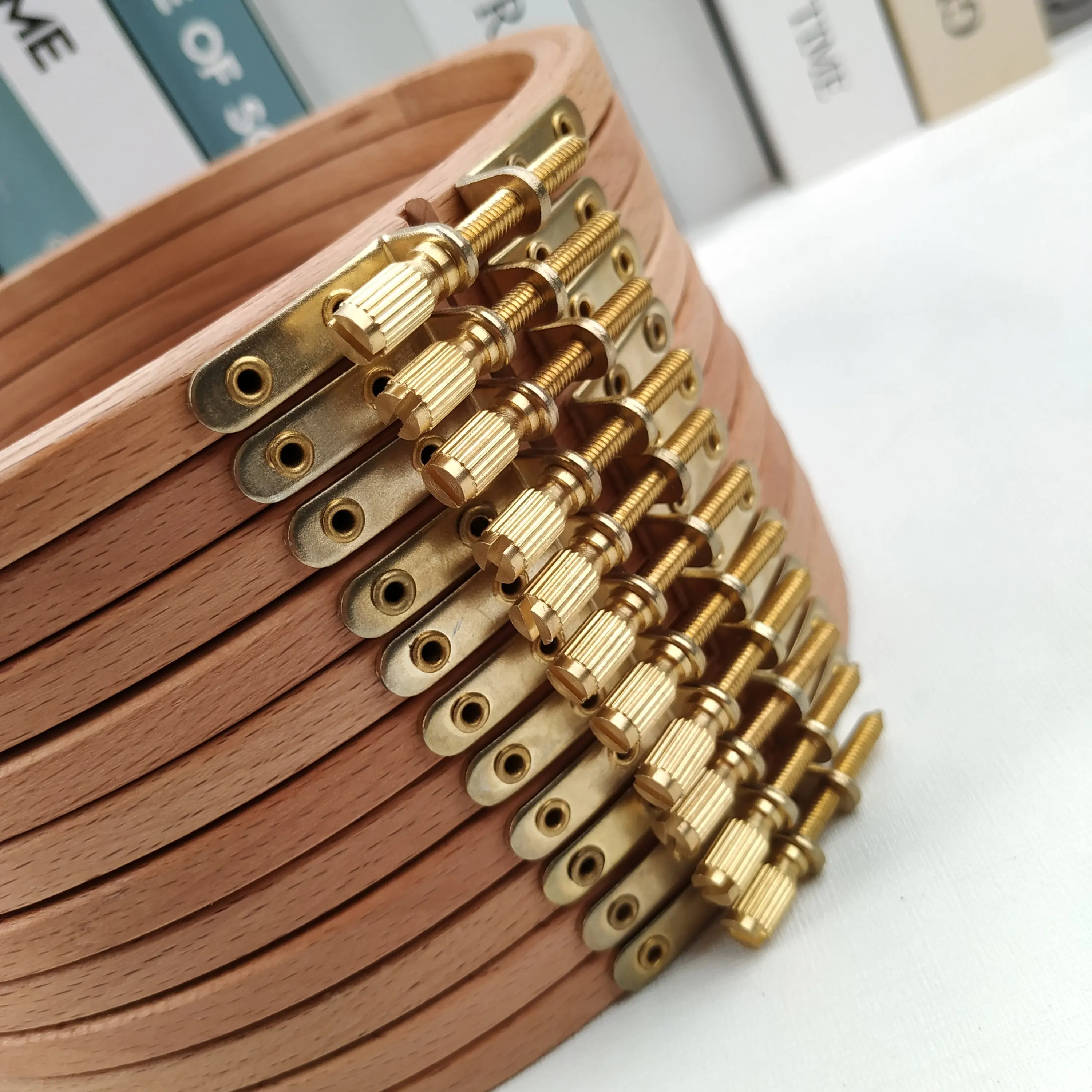 High Quality Eco-Friendly DIY wood Cross Stitch Frame, 6inch 8inch Multi-Sizes Round Natural Beech Wooden Embroidery Hoops