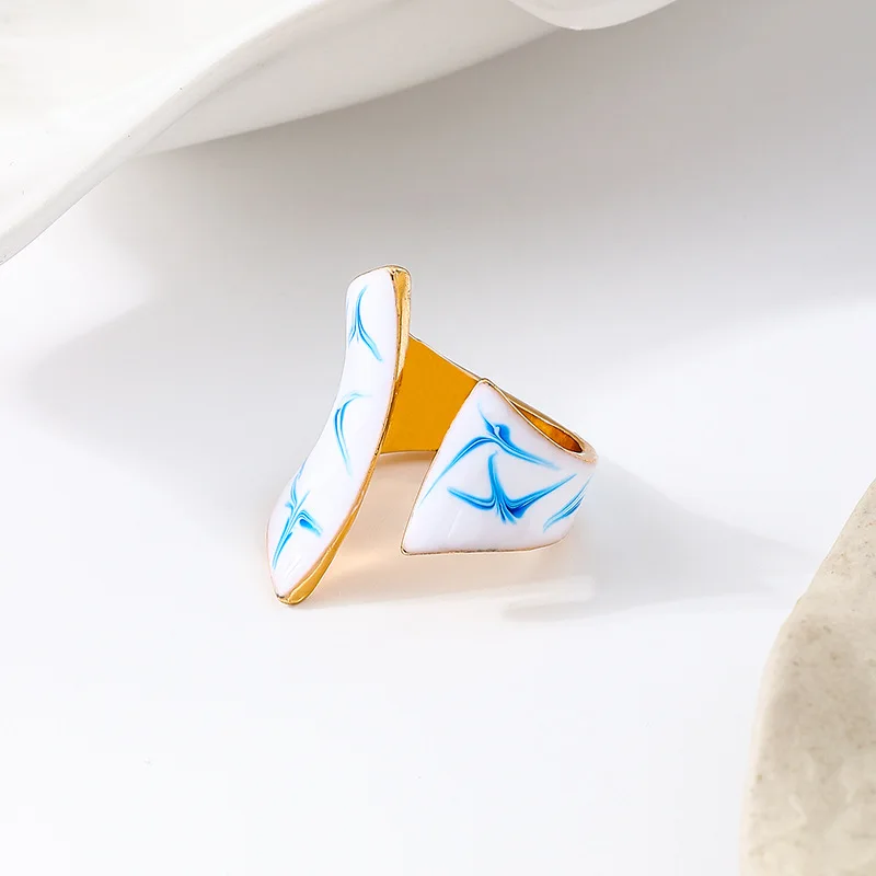 Fashion Unique Alloy Irregular Metal Blue and White Porcelain Ring Simple Design Ceramic Open Ring for Women Party Gift Jewelry