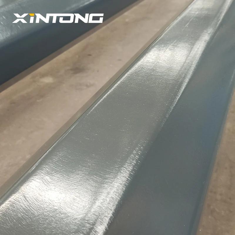 XINTONG Outdoor Road Q235B 10m 15m 5 Year Warranty Solar LED Galvanized Octagonal Customized Street Light Pole Street Lamp Post