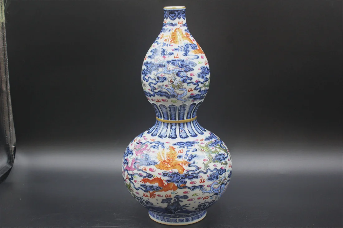 Jingdezhen старинный фарфор с ручной росписью Qing Qianlong: синий и белый Doucai Yunlong узор