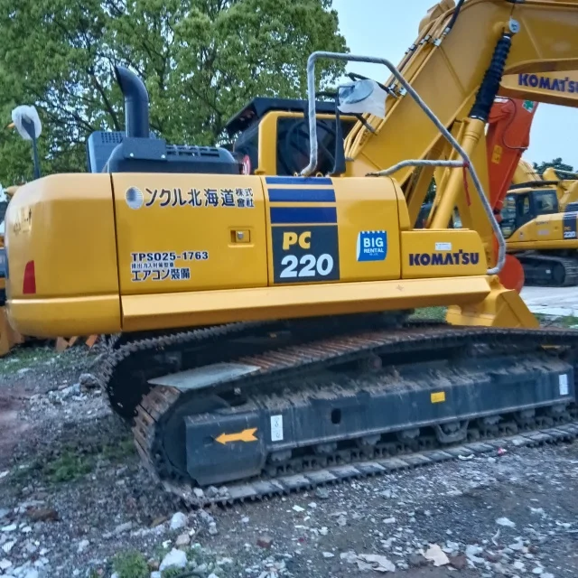 Подержанный строительный PC220-8 колесный экскаватор Komatsu лидер продаж в Китае