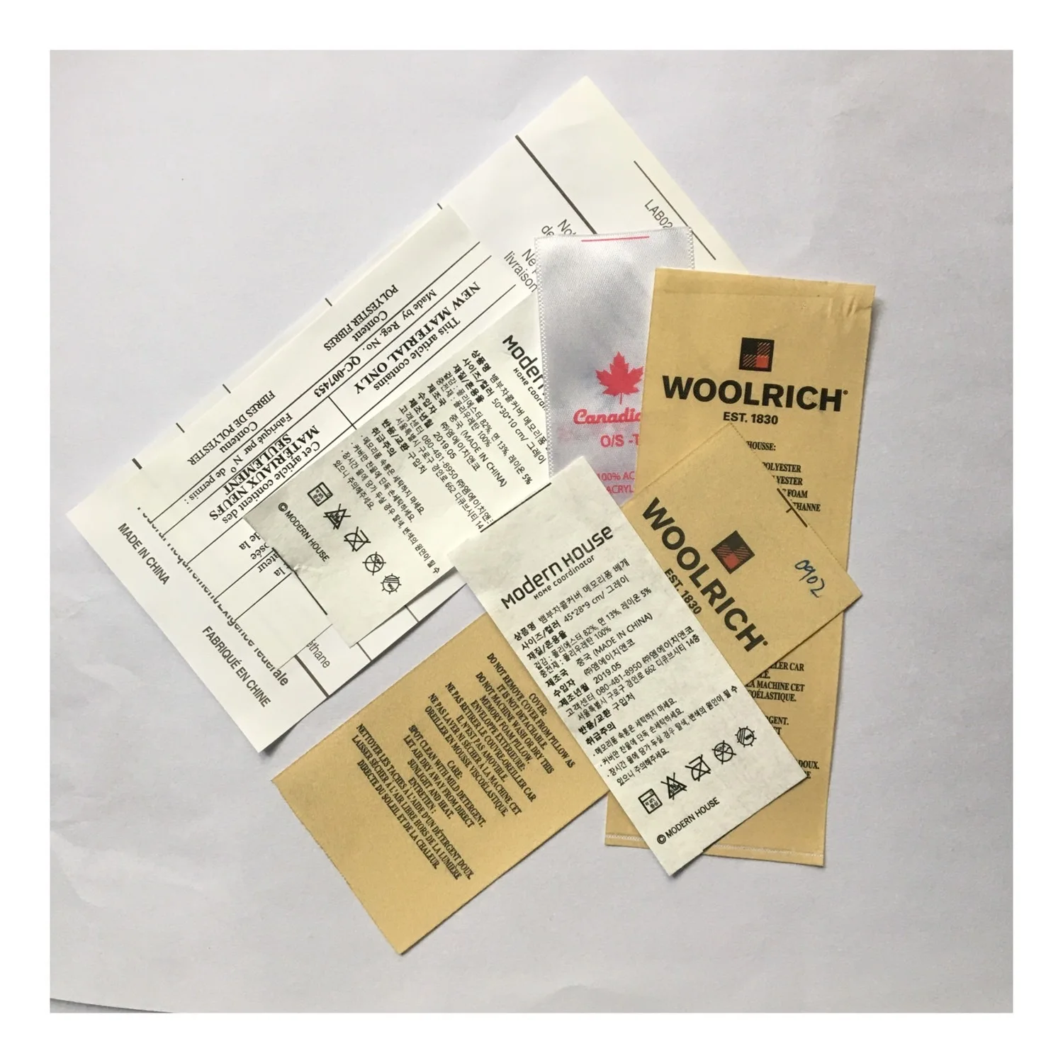 Custom 787mm; 880mm; 889mm; 890mm Or  Other Specification Tyvek Label For Clothing