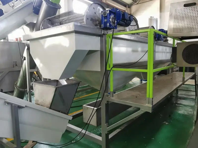 Float washing tank for plastic recycling machine recycle of polymers machine recyle washing of polymers