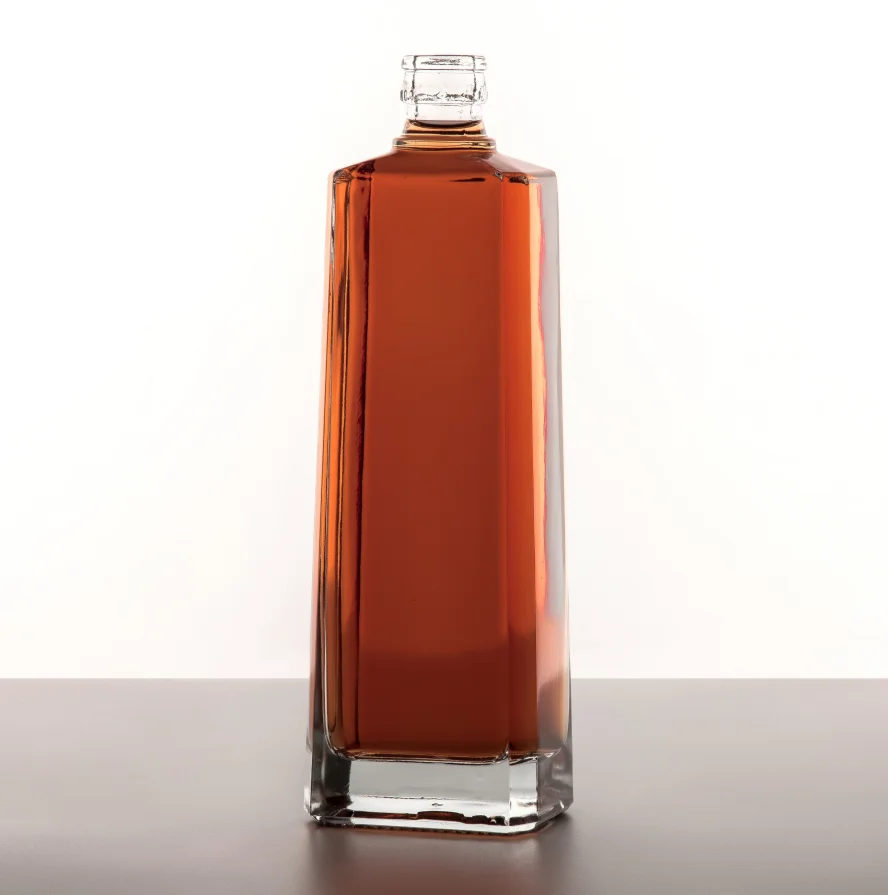 Custom Engraved Empty Spirits Xo Brand Alcohol Whisky 750ml Vodka Glass Bottle for Liquor