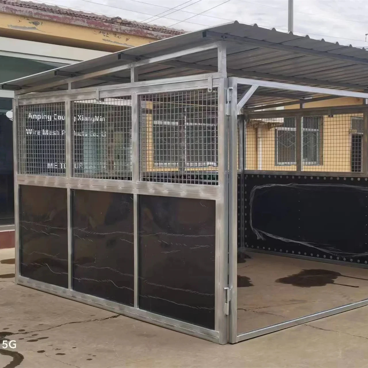 Hot Sale Galvanized Metal Tube And Mesh Horse Stable Horse House Horse Barn For Farm