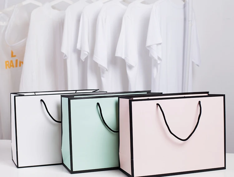 Wholesale Custom Logo Cardboard Gift Tote Bag With Gold Foil For Gift Packing