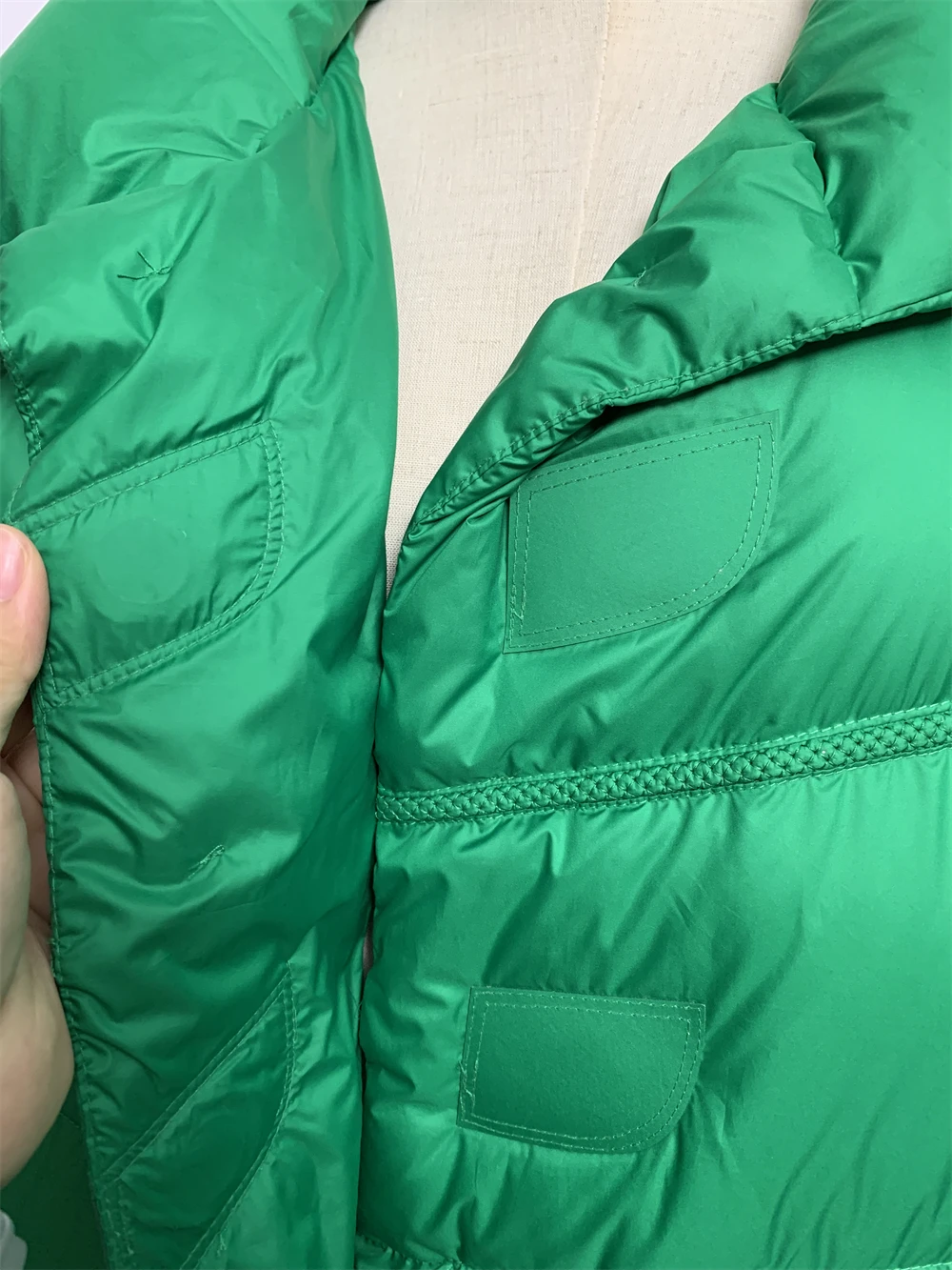 wholesale High Quality Thick Trendy Winter Warm Jackets  mid length Puffer woman down coats