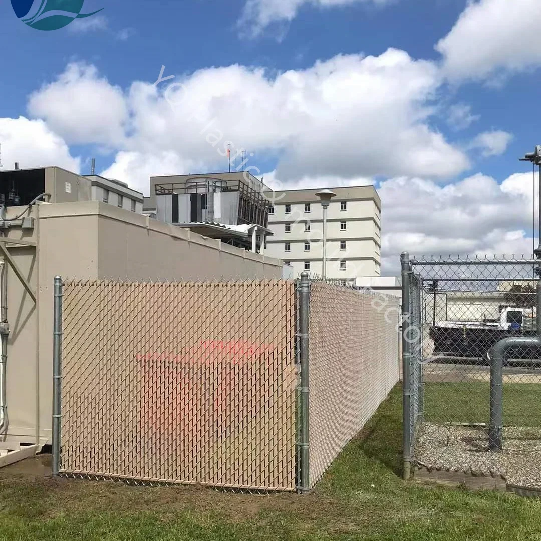 Diamond mesh fences cyclone fence chain link fence privacy slat tape slot plastic Flat noodles pole plastic winged privacy slats