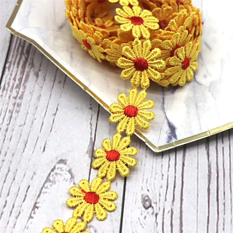 Wholesale Price 2.5cm width Daisy Embroidery Crochet Lace Trimming