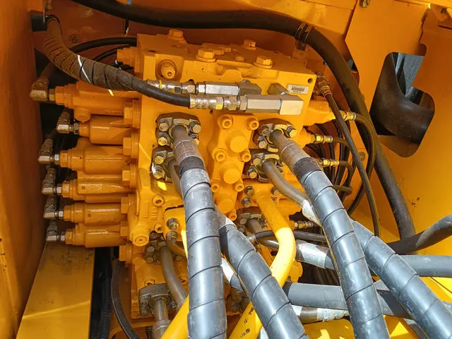 Экскаватор Komatsu pc220 pc220-8n1 шт. 220-8