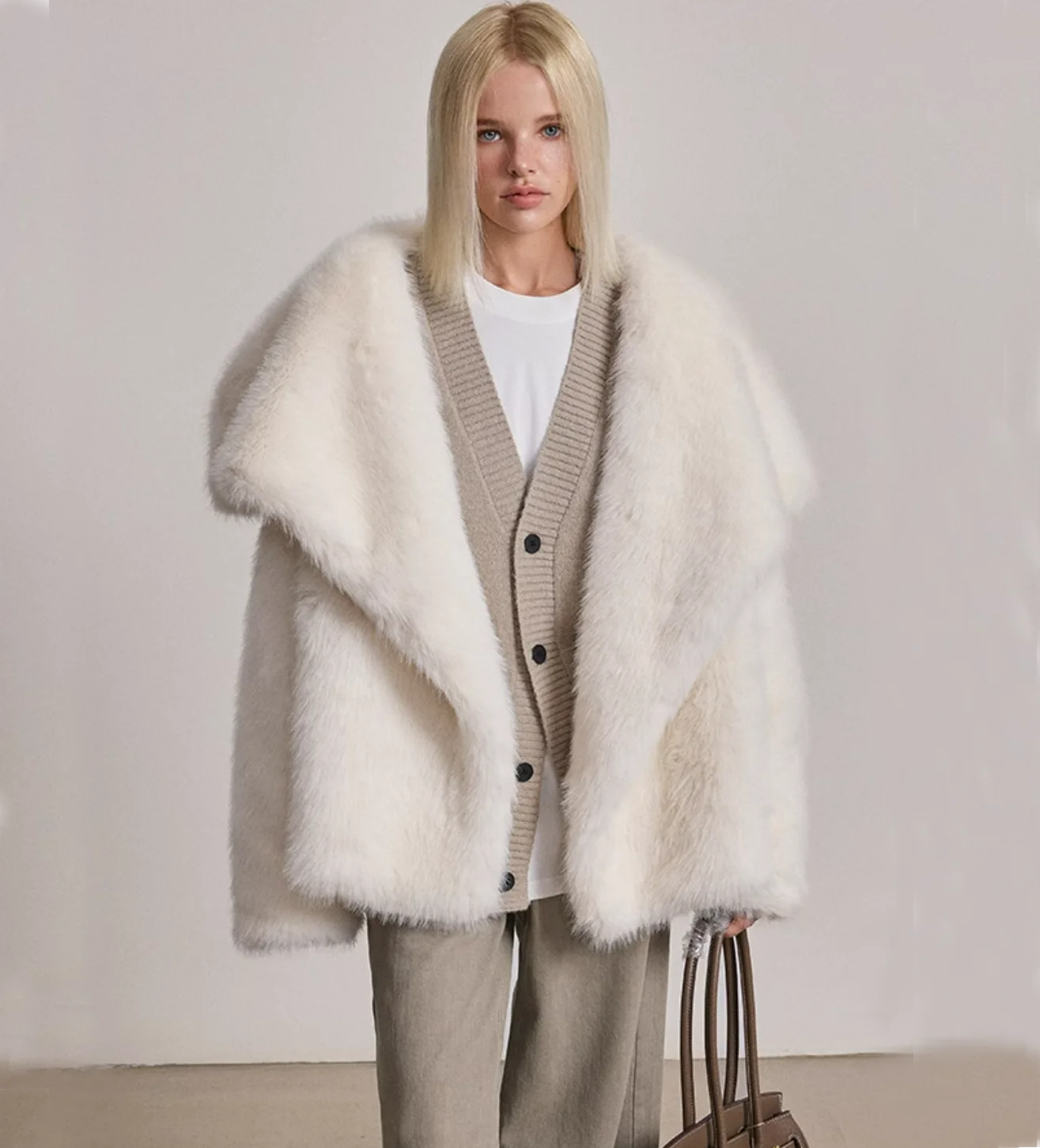 2024 Autumn And Winter Turn-down Big Collar Faux Fur Overcoat European Style Fluffy Warm Fur Coat For women Cozy Fur Jacket